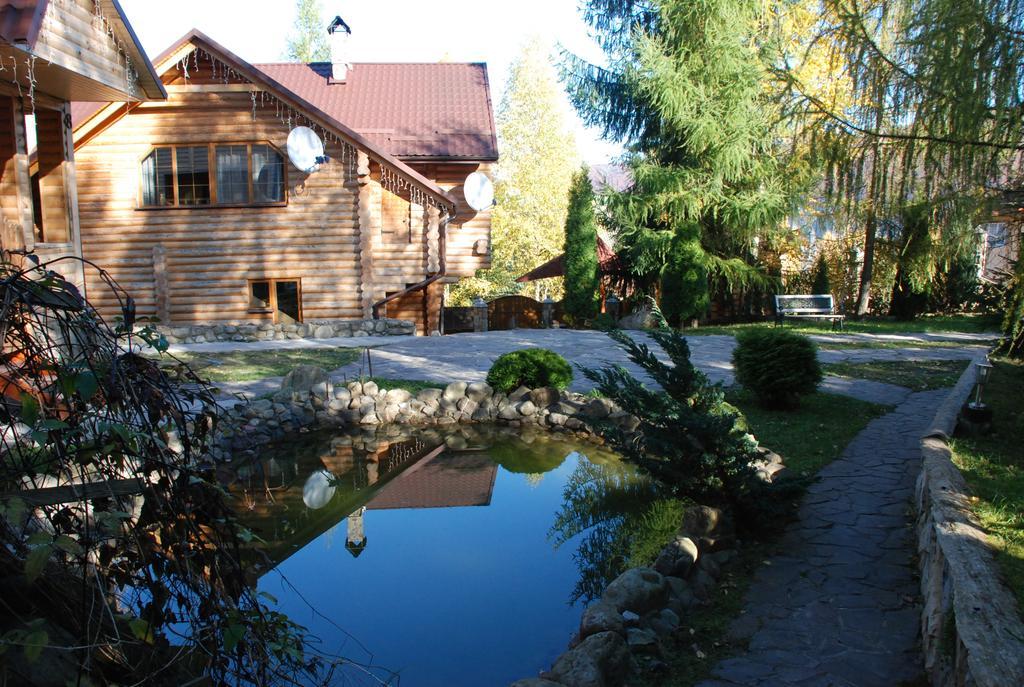 Kraevyd Hotel Jaremče Esterno foto